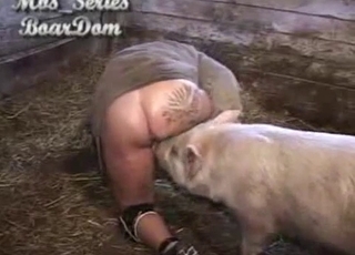 Big booty dude licked by a hot pig here