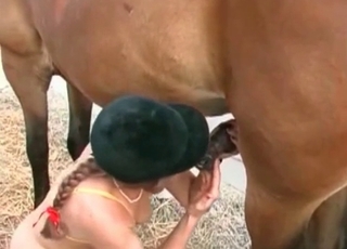 Deepthroating session with a huge animal
